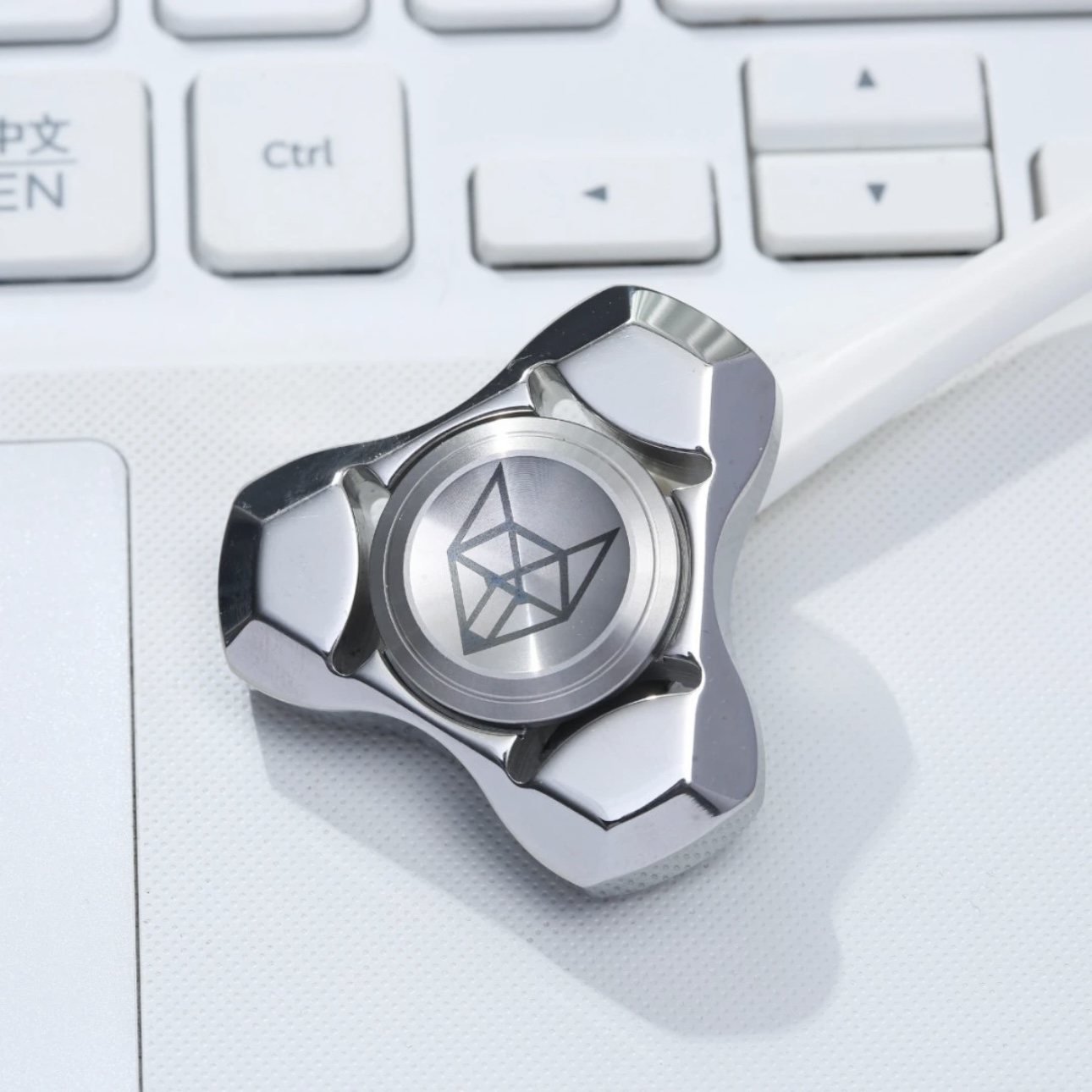 Fox - themed Spinning Top Stress - relieving Toy. Made of stainless steel, it's a novel toy.