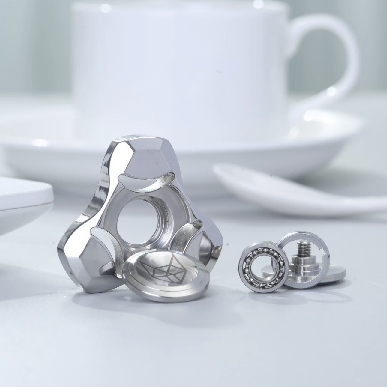 Fox - themed Spinning Top Stress - relieving Toy. Made of stainless steel, it's a novel toy.